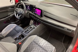Punainen Volkswagen GOLF 2021 kuva 34.