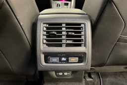 Punainen Volkswagen GOLF 2021 kuva 35.
