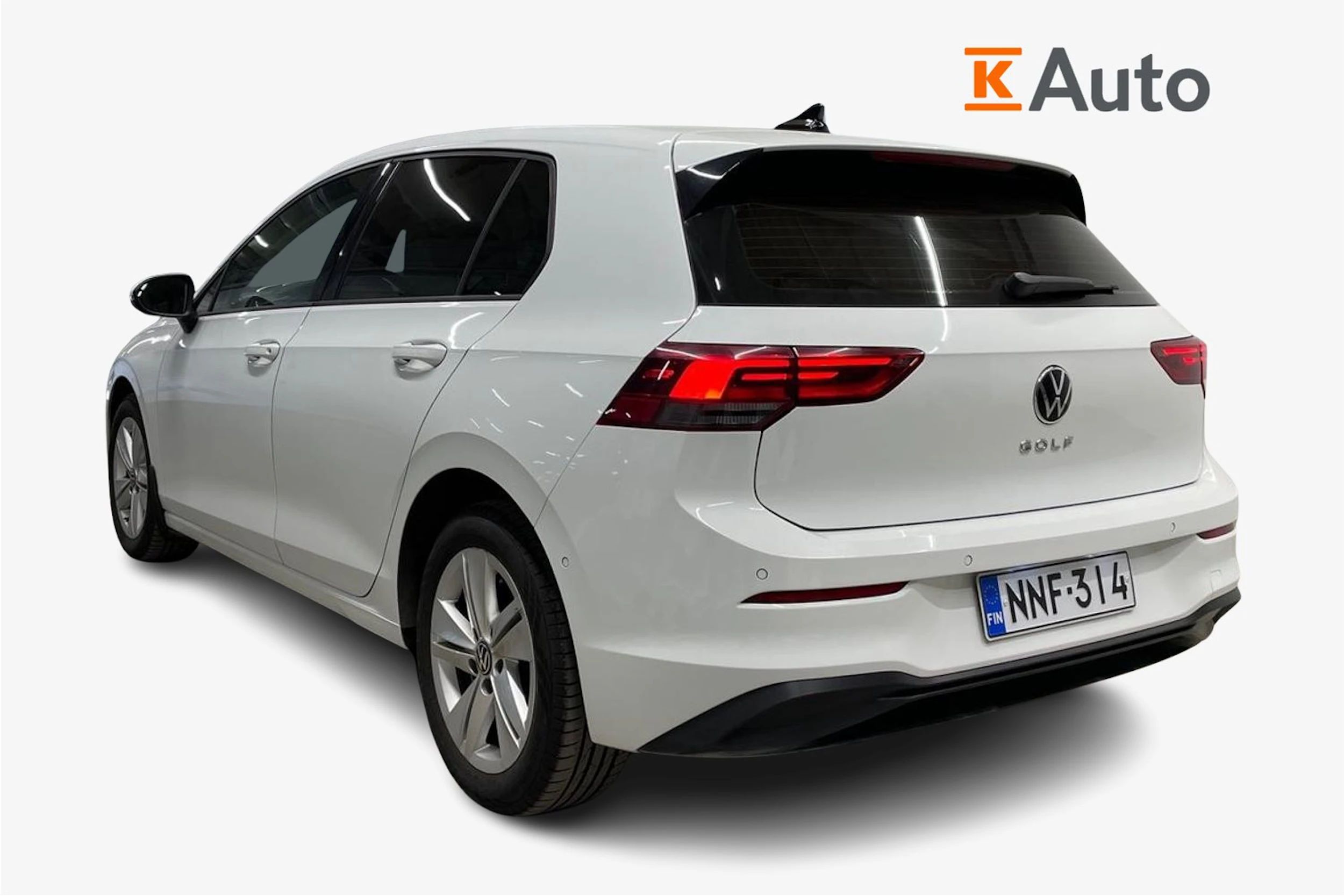 valkoinen Volkswagen Golf 2021 kuva 2.