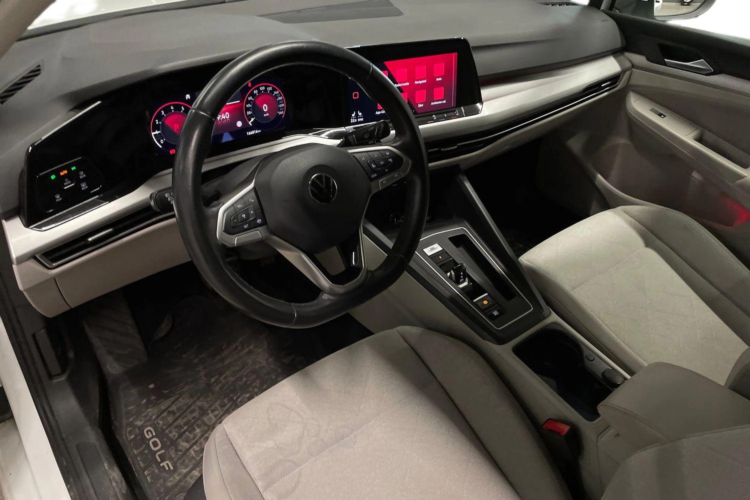 valkoinen Volkswagen Golf 2021 kuva 6.