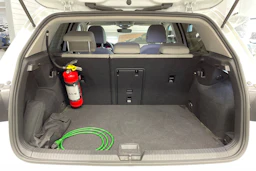 valkoinen Volkswagen Golf 2021 kuva 12.