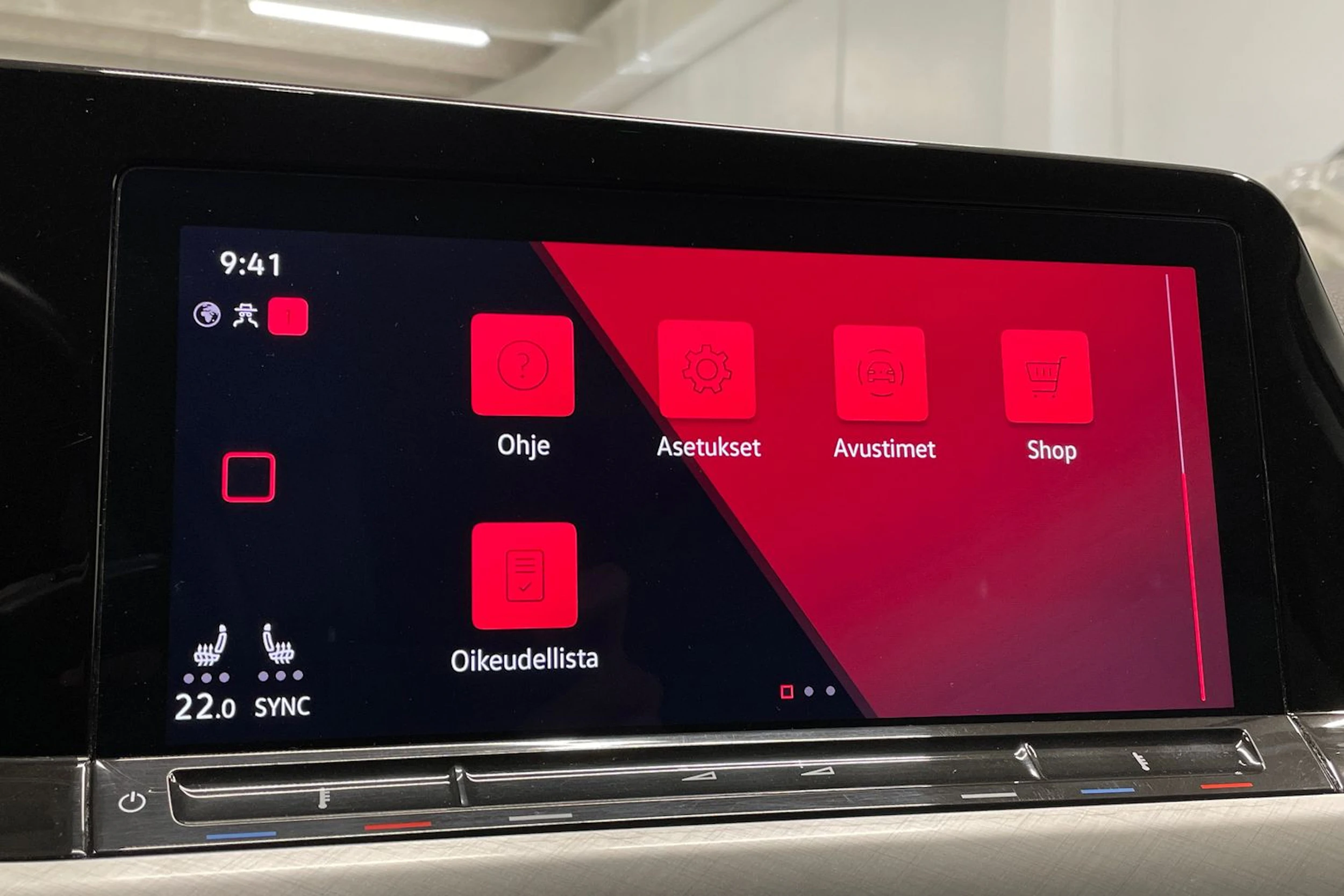 valkoinen Volkswagen Golf 2021 kuva 17.