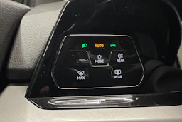 valkoinen Volkswagen Golf 2021 kuva 24.