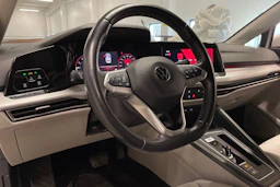 valkoinen Volkswagen Golf 2021 kuva 27.