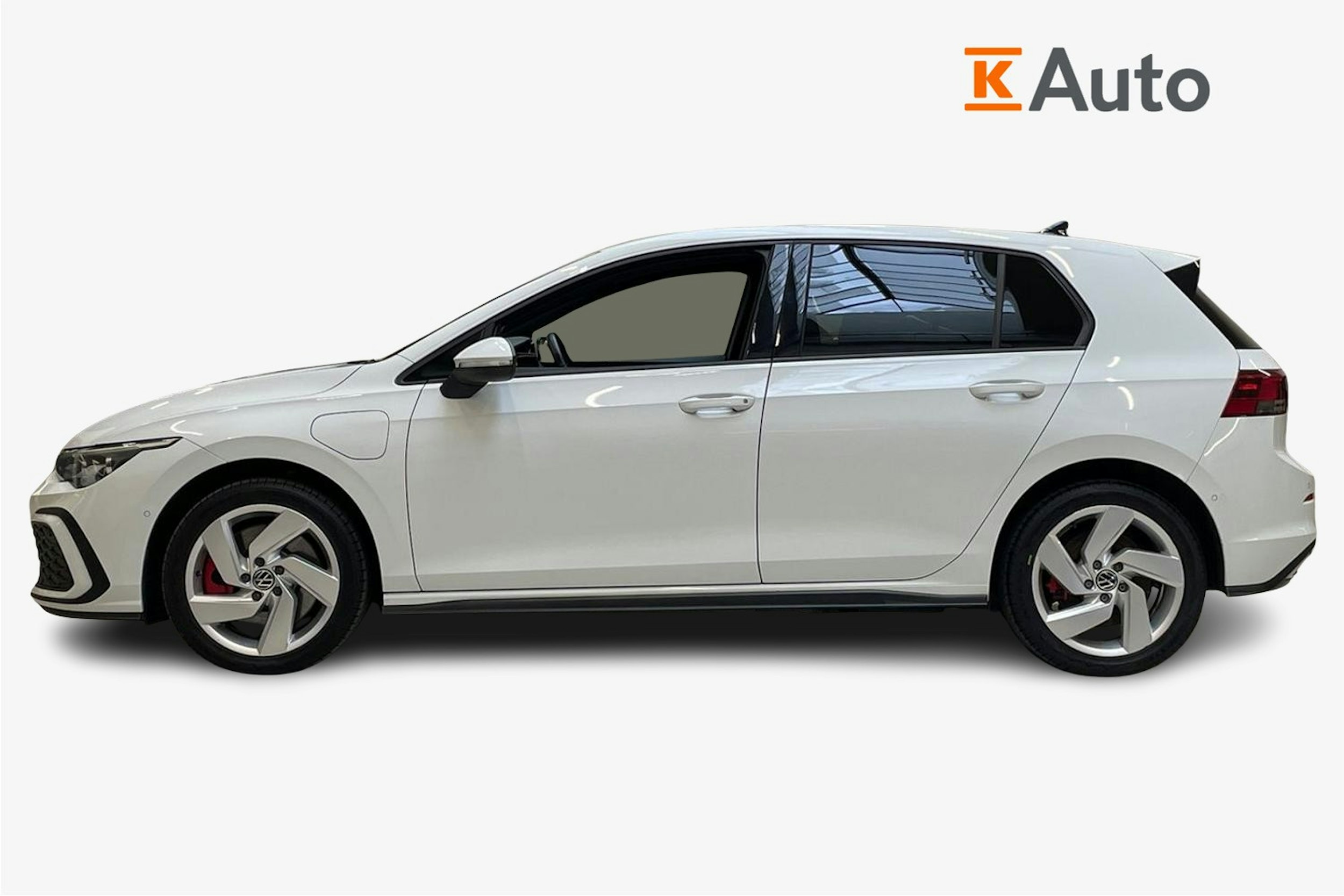 valkoinen Volkswagen Golf 2021 kuva 6.