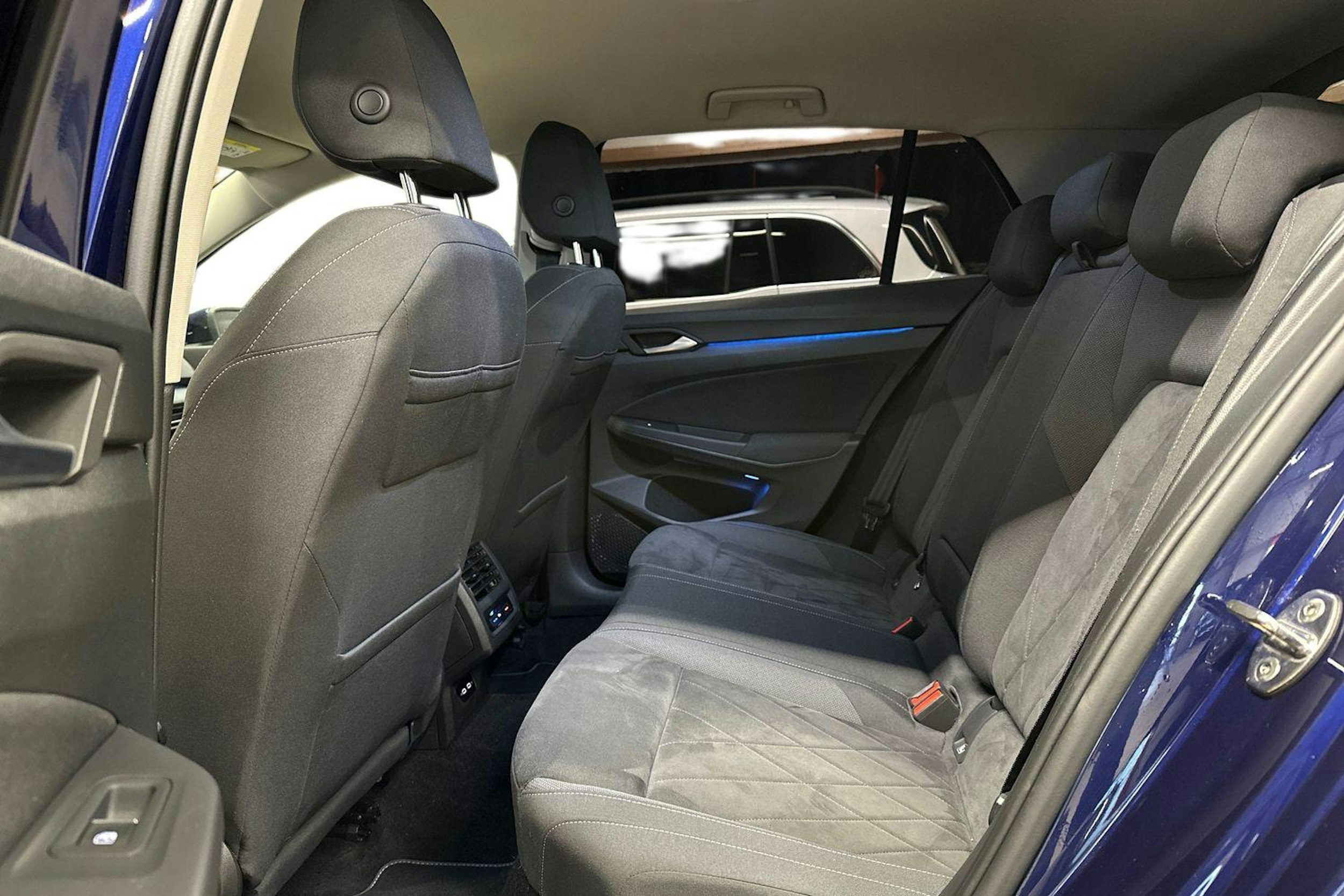 sininen Volkswagen Golf 2021 kuva 10.