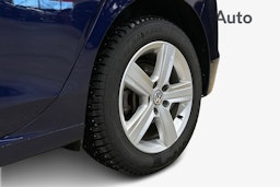 sininen Volkswagen Golf 2021 kuva 11.