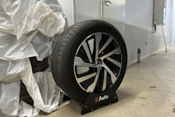 sininen Volkswagen Golf 2021 kuva 13.