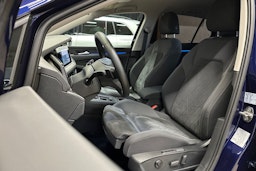 sininen Volkswagen Golf 2021 kuva 15.