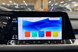 sininen Volkswagen Golf 2021 kuva 19.