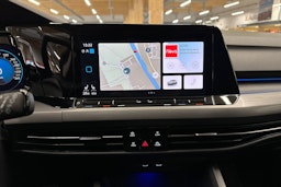 sininen Volkswagen Golf 2021 kuva 21.