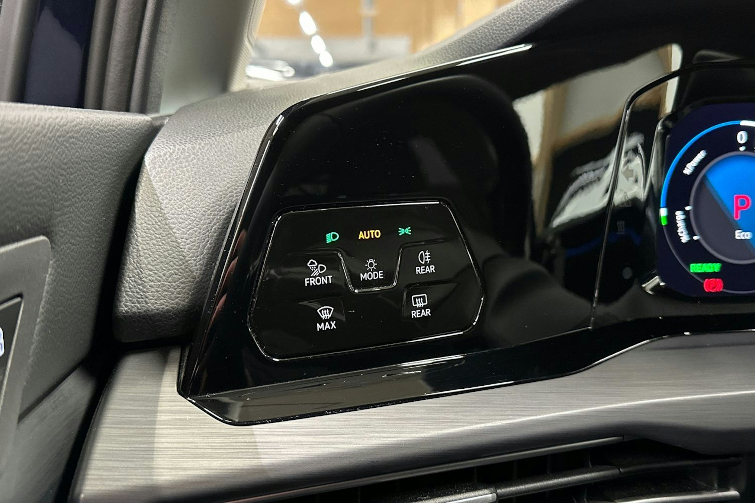 sininen Volkswagen Golf 2021 kuva 26.