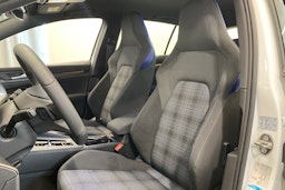 Valkoinen Volkswagen GOLF 2021 kuva 18.