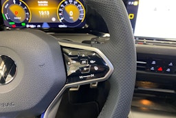 Valkoinen Volkswagen GOLF 2021 kuva 27.