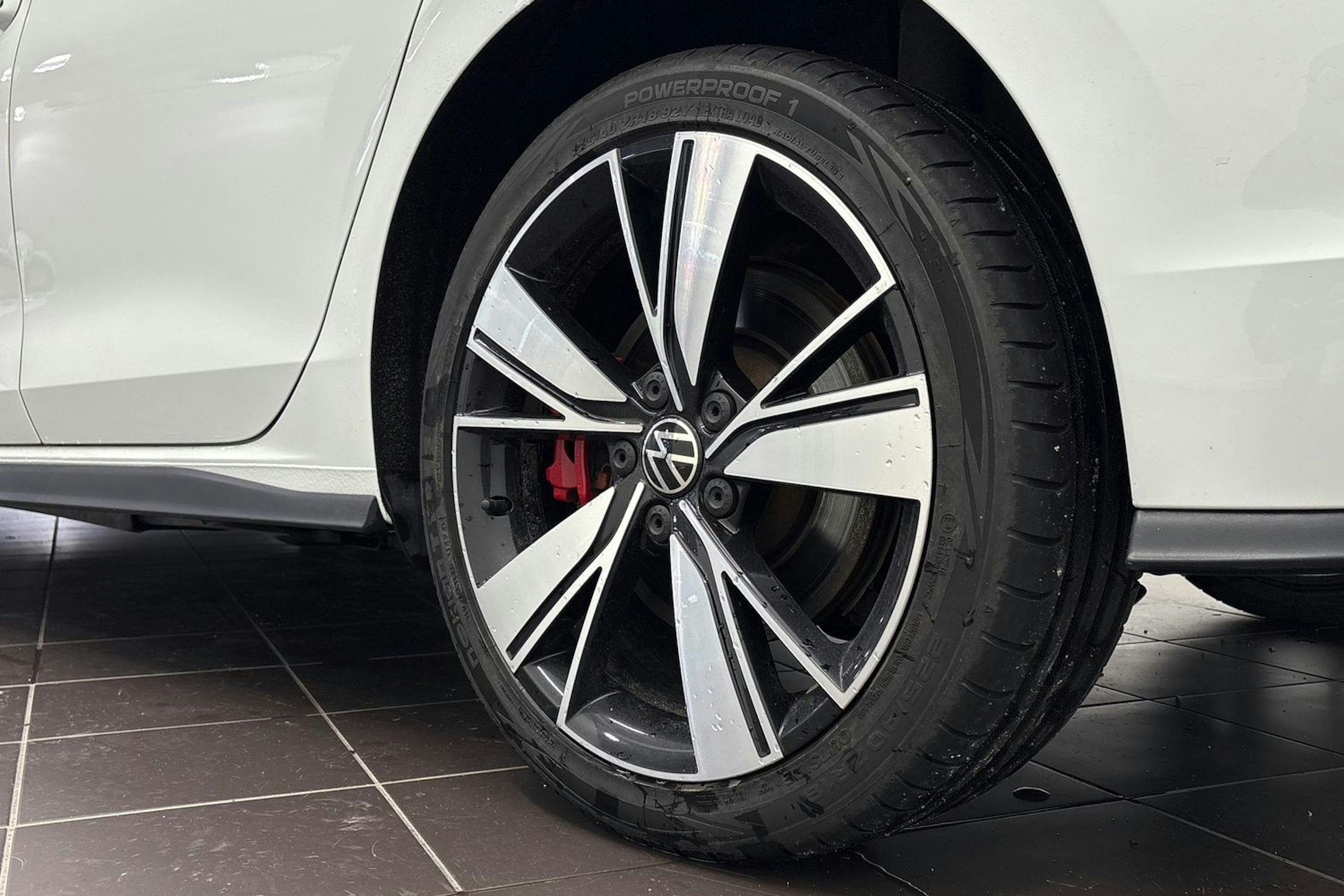 valkoinen Volkswagen Golf 2021 kuva 10.