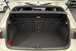 valkoinen Volkswagen Golf 2021 kuva 13.