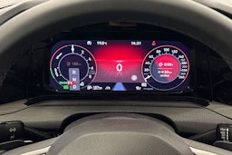 valkoinen Volkswagen Golf 2021 kuva 14.