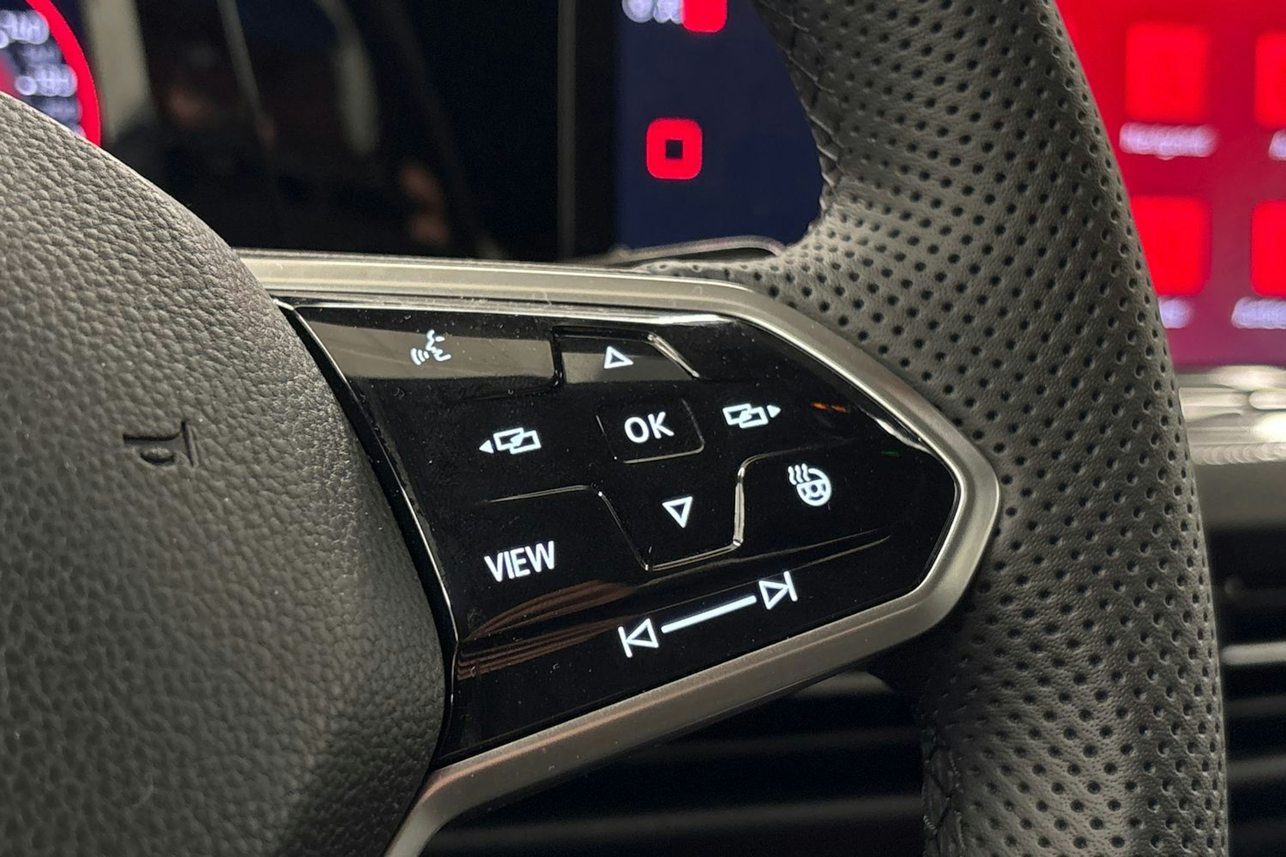 valkoinen Volkswagen Golf 2021 kuva 16.