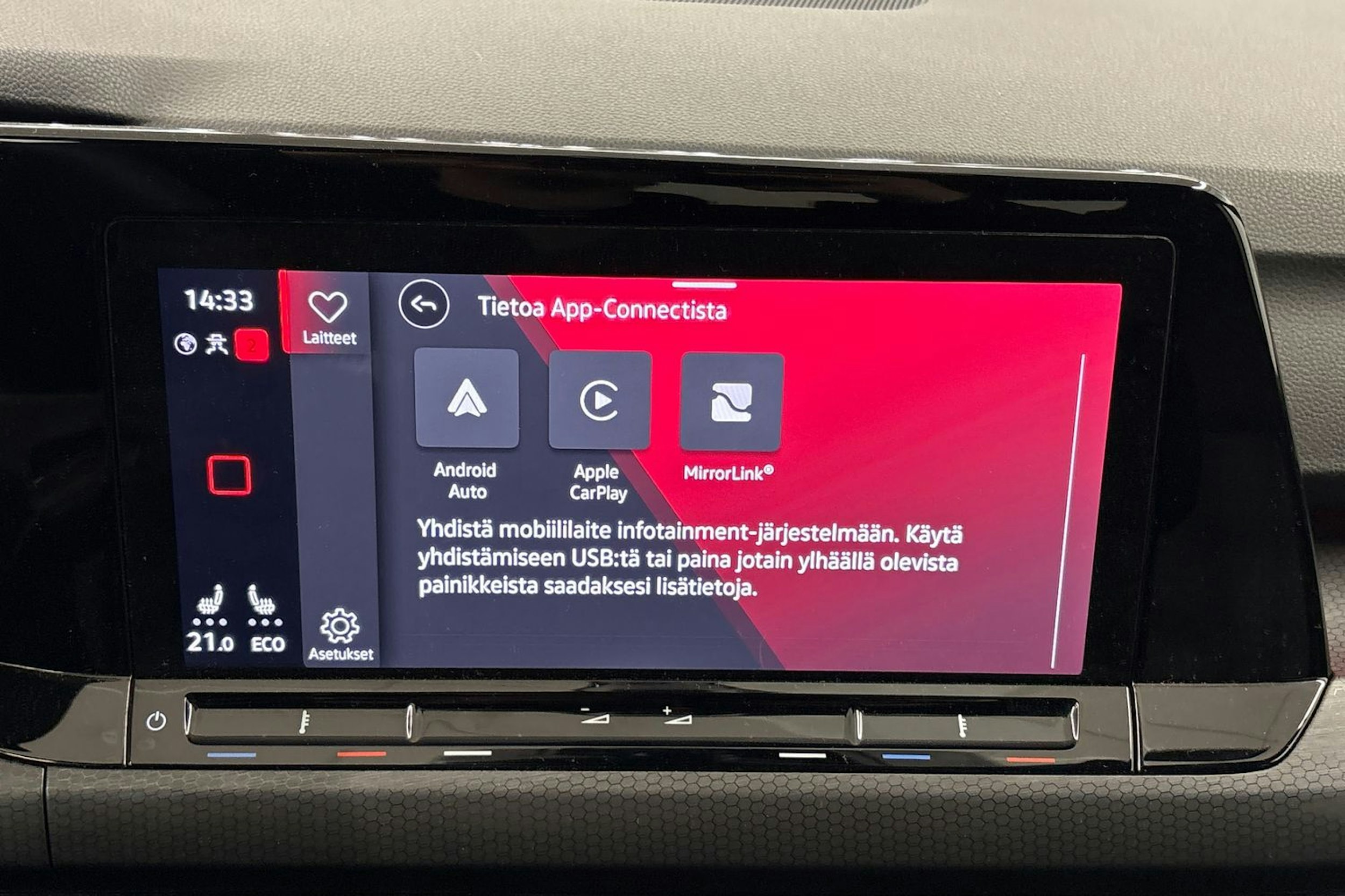 valkoinen Volkswagen Golf 2021 kuva 22.