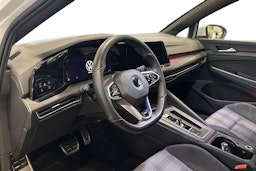 valkoinen Volkswagen Golf 2021 kuva 6.