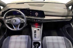 valkoinen Volkswagen Golf 2021 kuva 7.