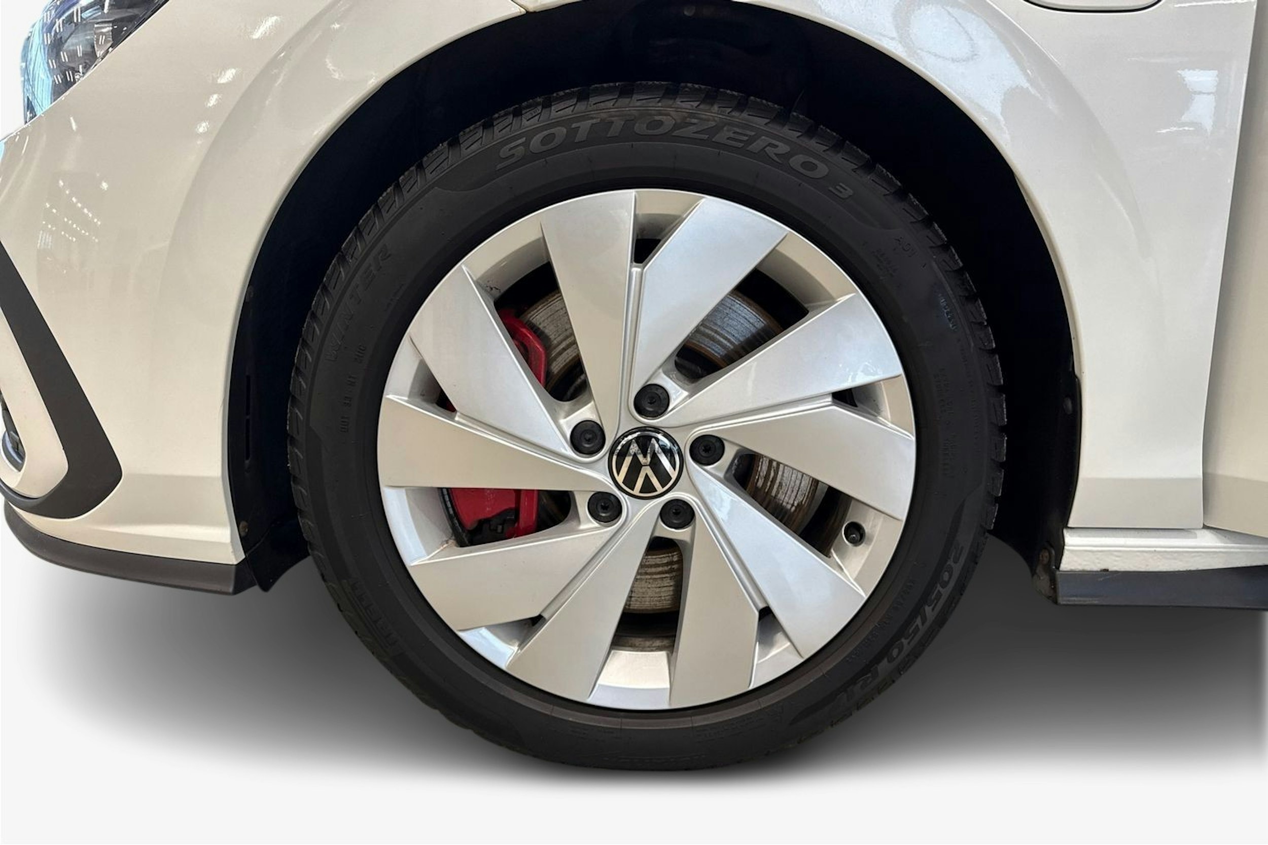 valkoinen Volkswagen Golf 2021 kuva 9.