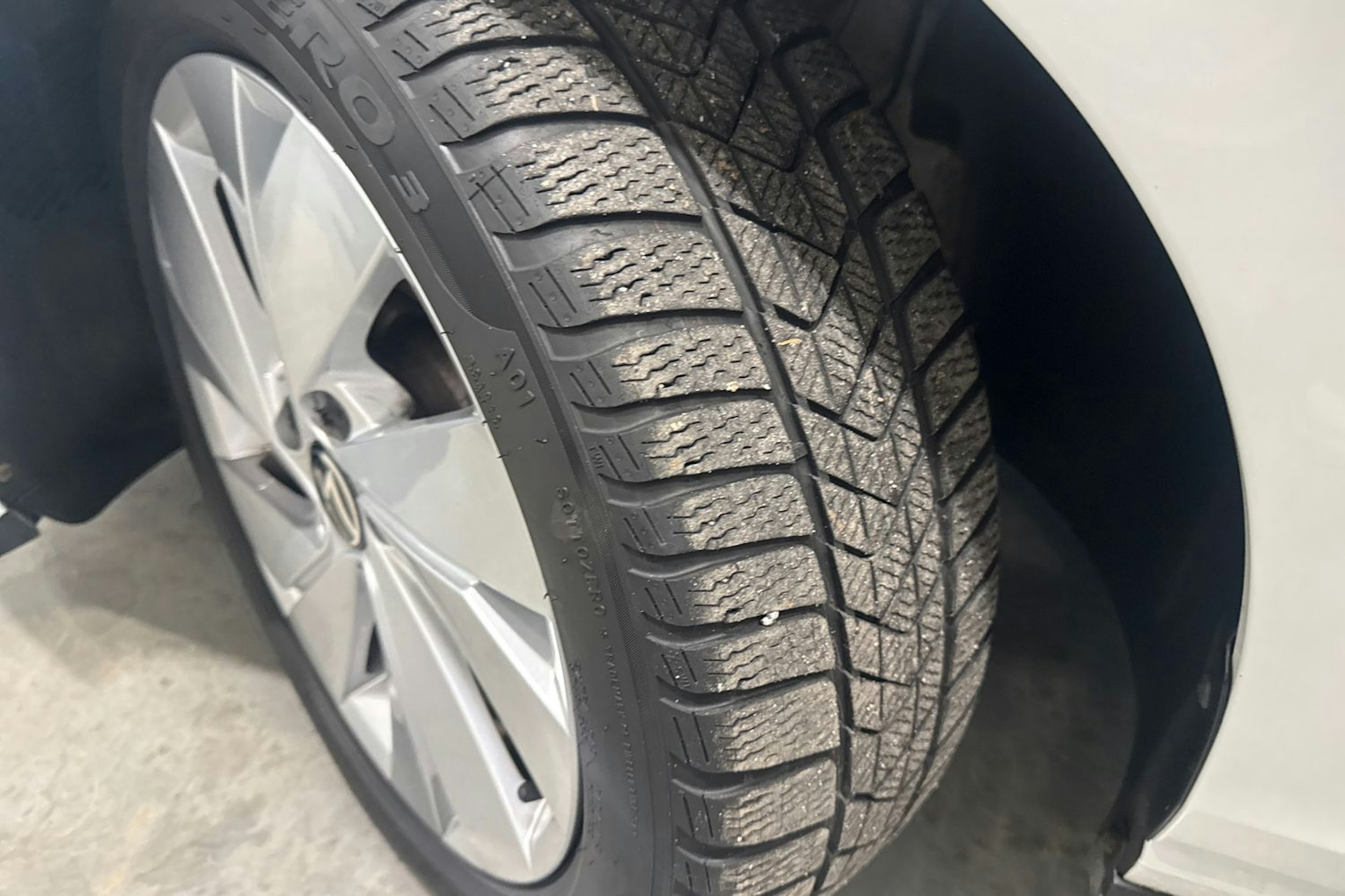 valkoinen Volkswagen Golf 2021 kuva 10.