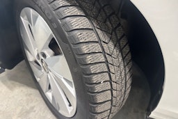 valkoinen Volkswagen Golf 2021 kuva 10.