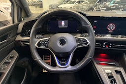 valkoinen Volkswagen Golf 2021 kuva 11.