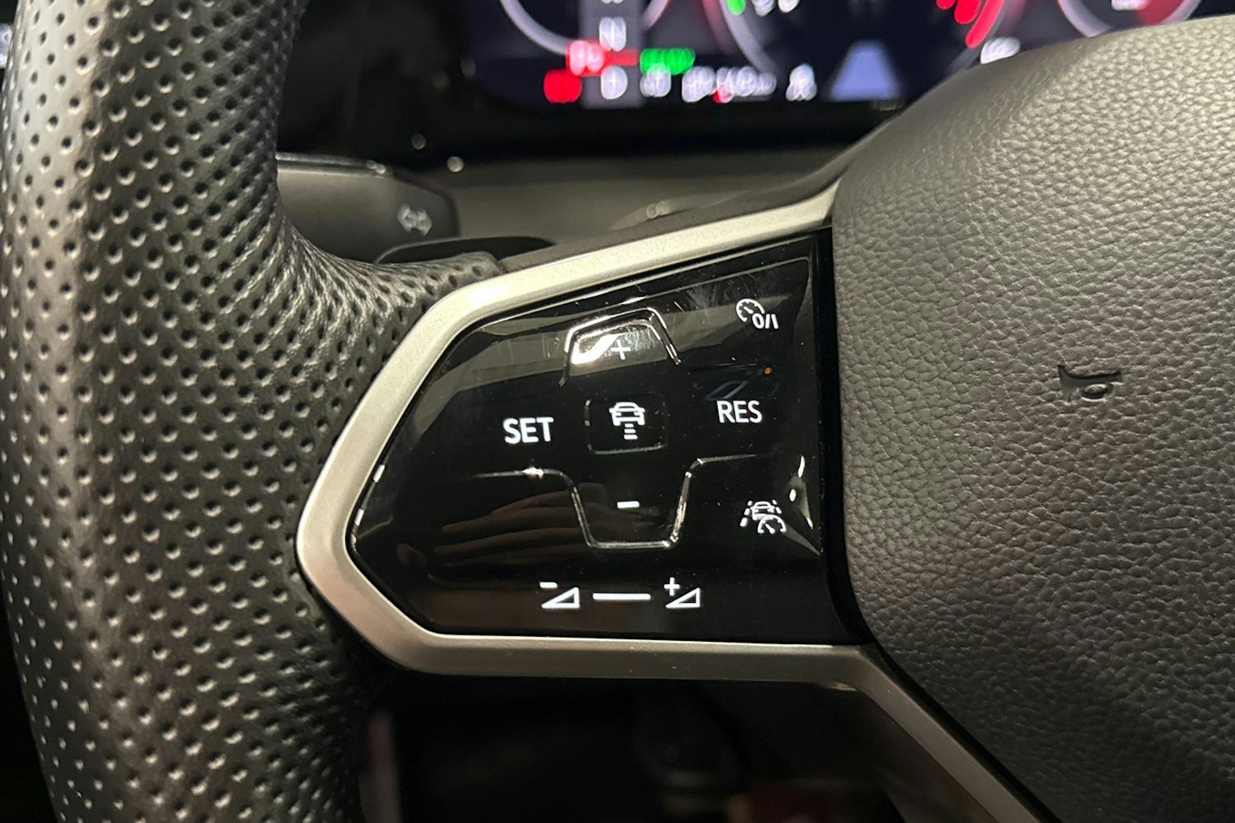 valkoinen Volkswagen Golf 2021 kuva 12.