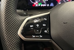 valkoinen Volkswagen Golf 2021 kuva 12.