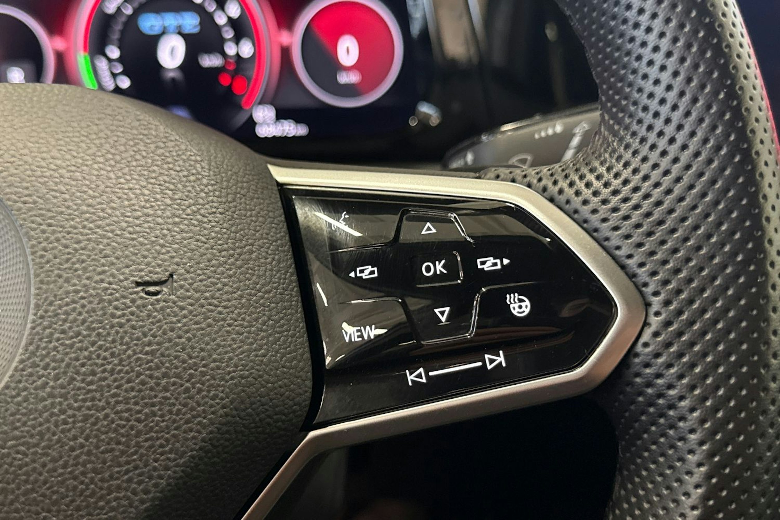 valkoinen Volkswagen Golf 2021 kuva 13.