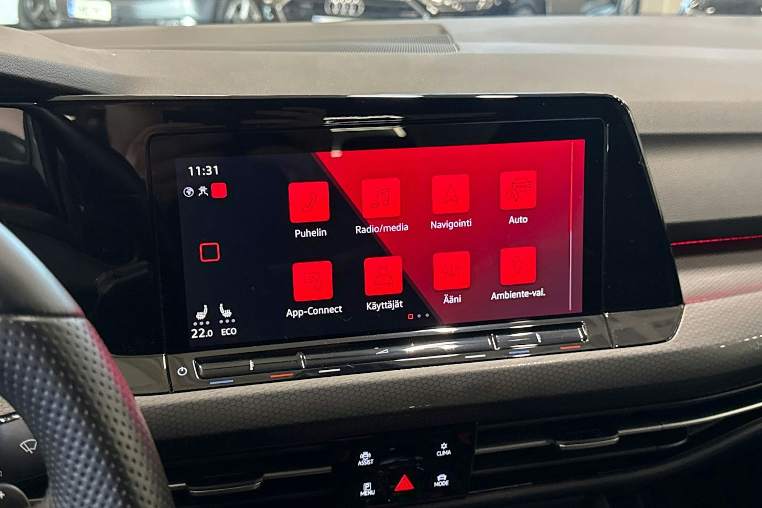 valkoinen Volkswagen Golf 2021 kuva 17.