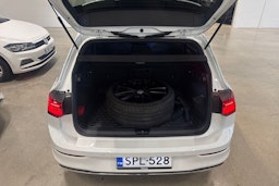 valkoinen Volkswagen Golf 2021 kuva 25.