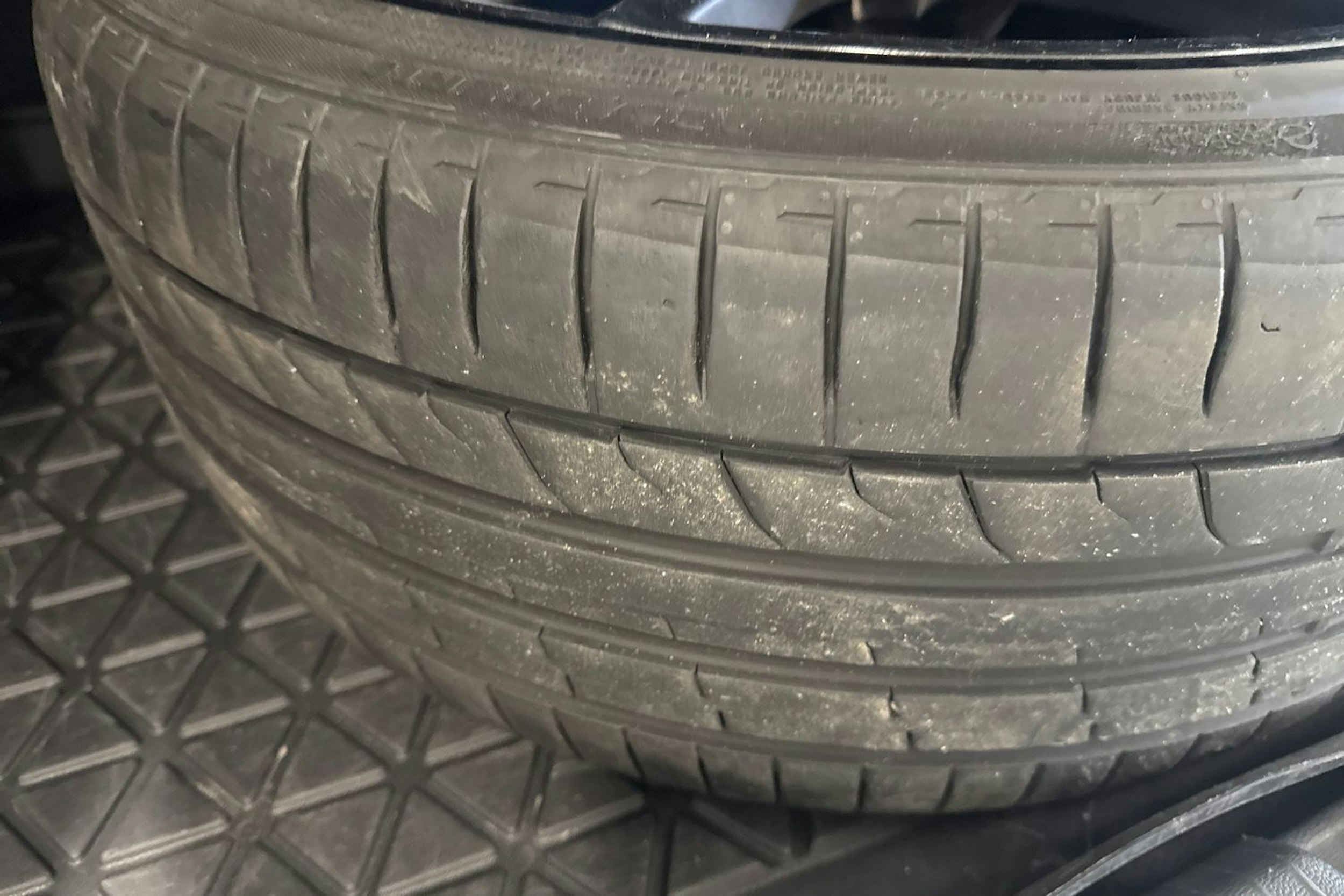 valkoinen Volkswagen Golf 2021 kuva 26.