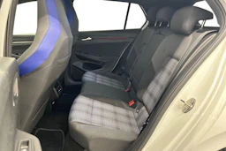 valkoinen Volkswagen Golf 2021 kuva 8.