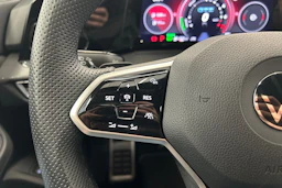 valkoinen Volkswagen Golf 2021 kuva 12.
