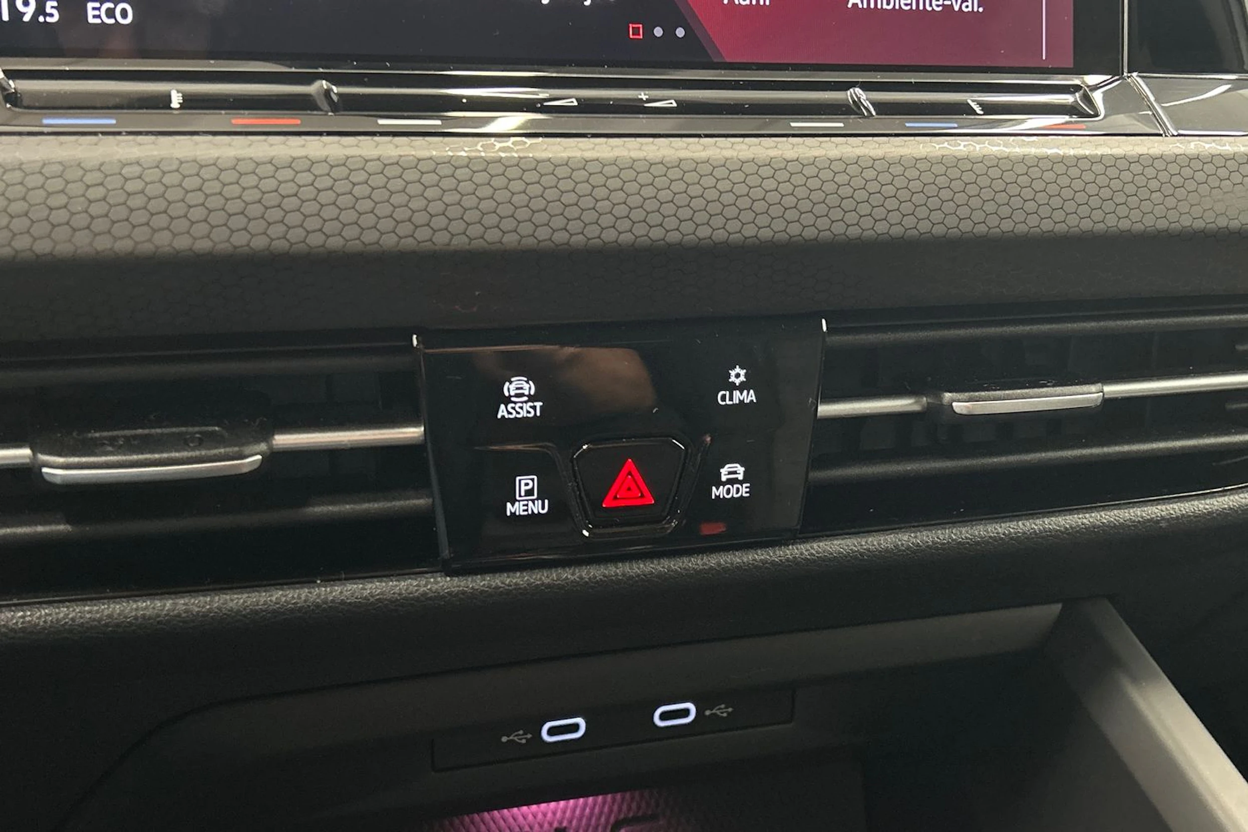 valkoinen Volkswagen Golf 2021 kuva 18.