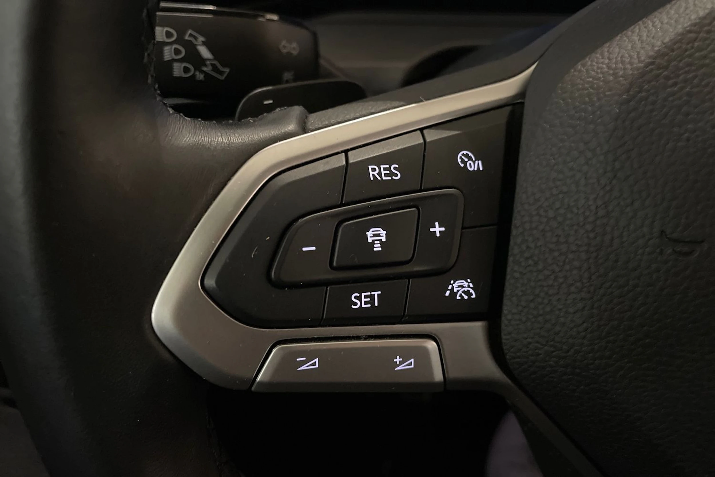 Harmaa Volkswagen GOLF 2021 kuva 21.