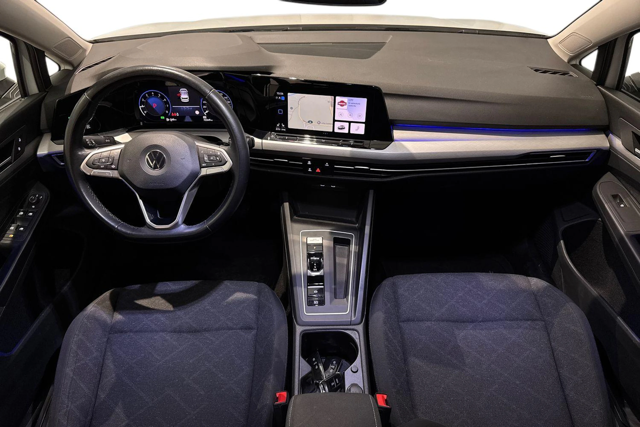 valkoinen Volkswagen Golf 2021 kuva 7.