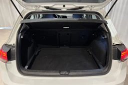 valkoinen Volkswagen Golf 2021 kuva 13.
