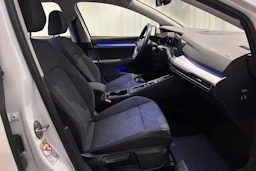 valkoinen Volkswagen Golf 2021 kuva 14.