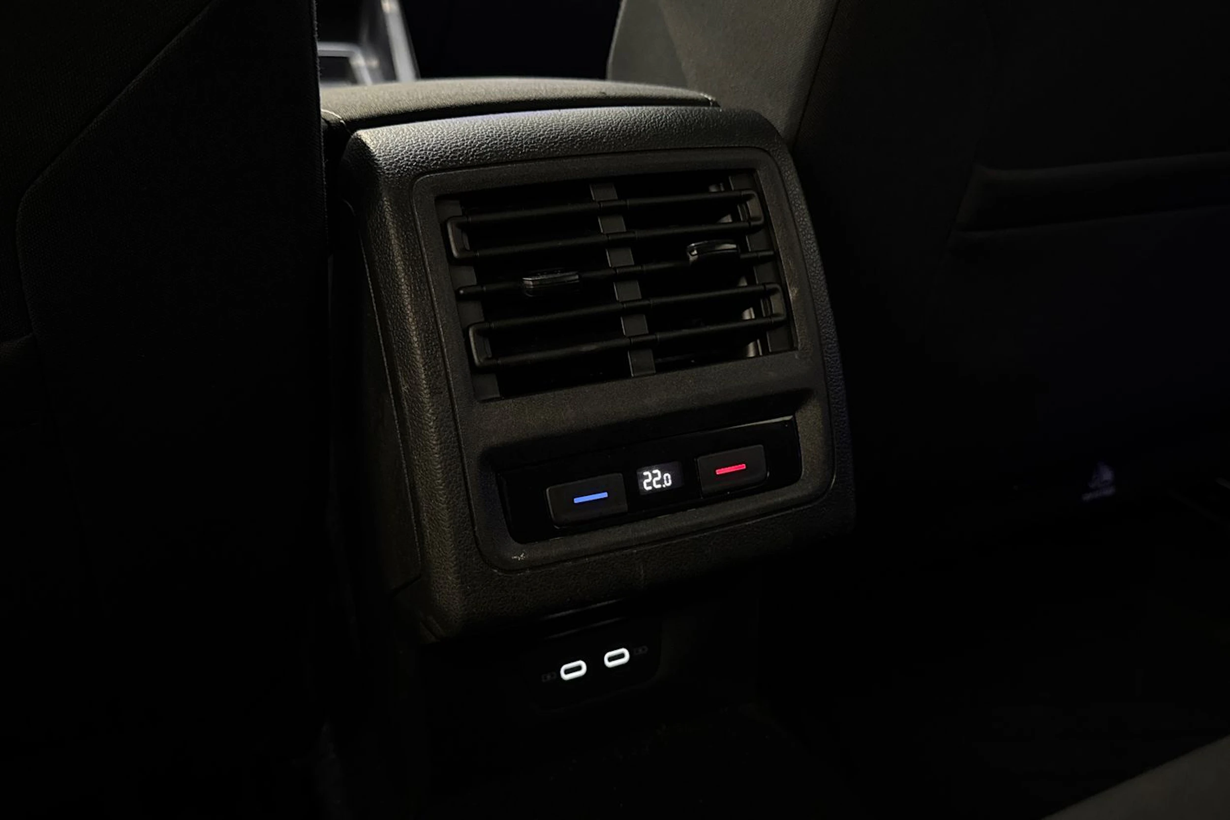 valkoinen Volkswagen Golf 2021 kuva 15.