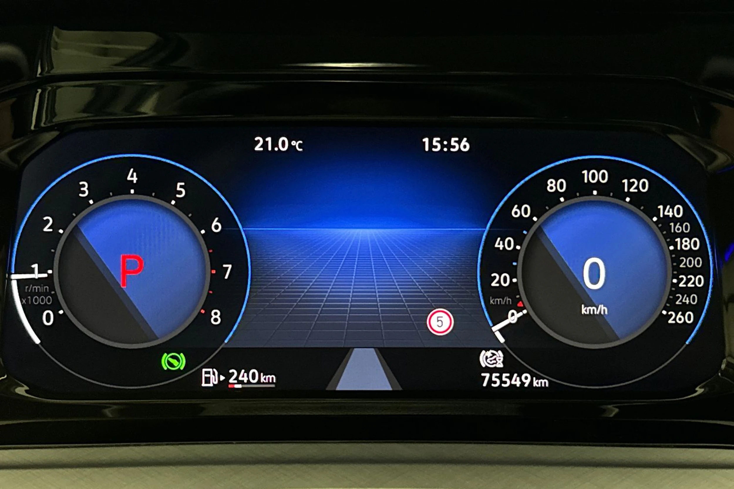 valkoinen Volkswagen Golf 2021 kuva 17.