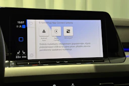 valkoinen Volkswagen Golf 2021 kuva 23.