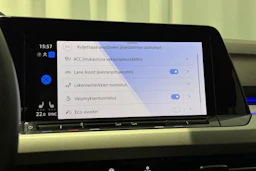 valkoinen Volkswagen Golf 2021 kuva 24.