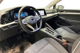 valkoinen Volkswagen Golf 2021 kuva 3.