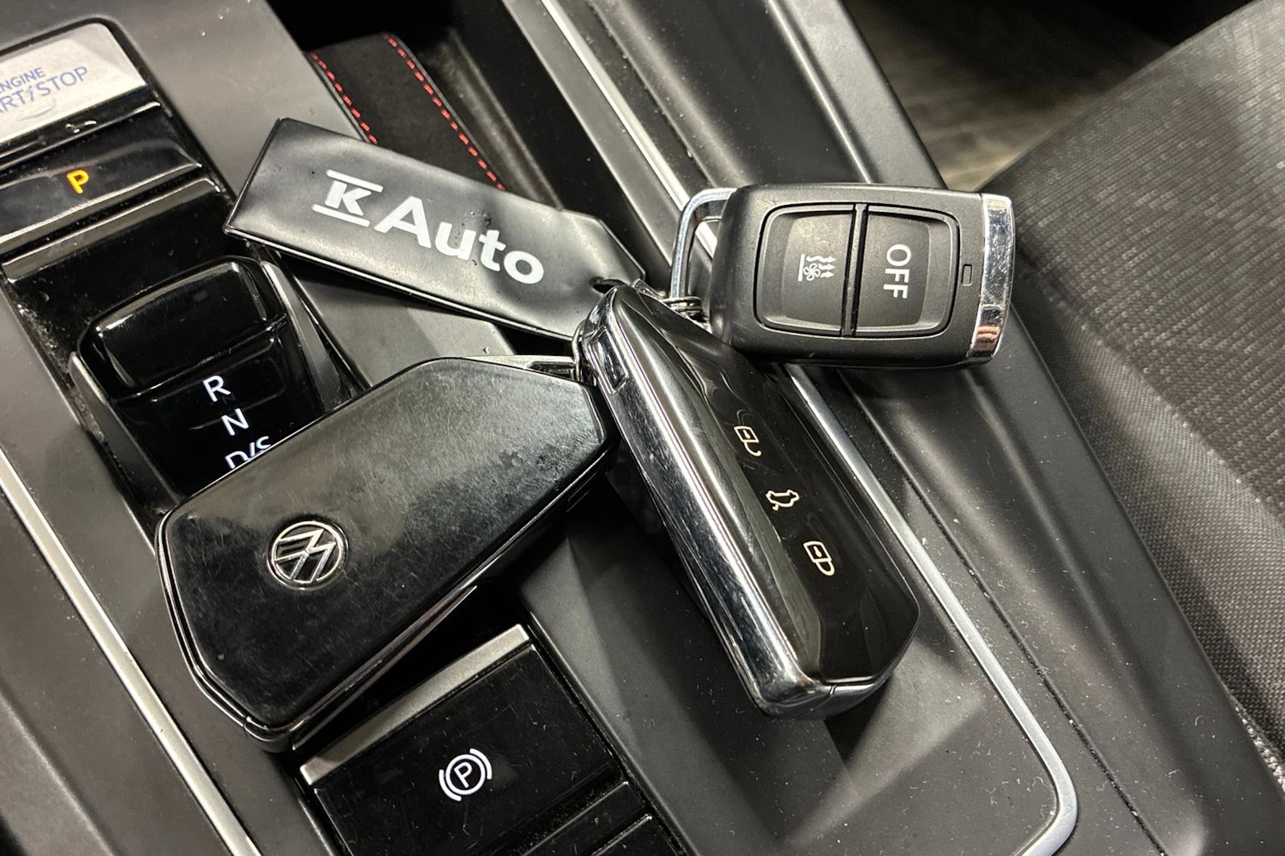 valkoinen Volkswagen Golf 2021 kuva 5.