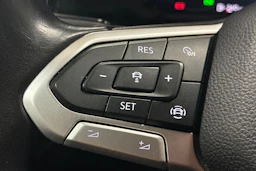 valkoinen Volkswagen Golf 2021 kuva 17.