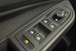valkoinen Volkswagen Golf 2021 kuva 20.